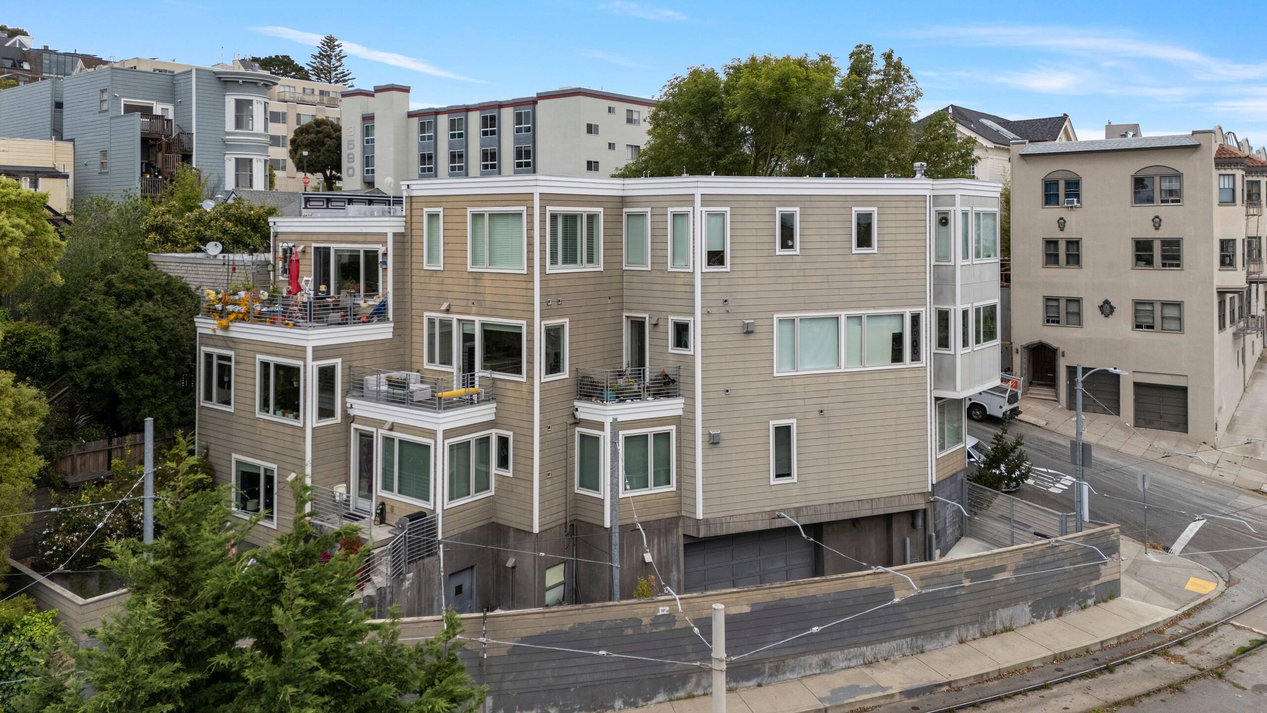 Condo in San Francisco · ★4.99 · 2 bedrooms · 2 beds · 2.5 baths - Image 52