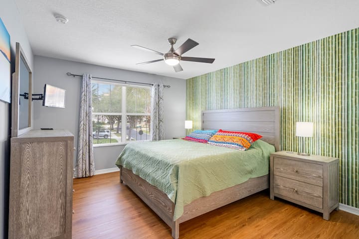 غرفة النوم الثالثة - سرير كينج مع حمام داخلي 