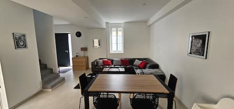 Quietly renovated townhouse