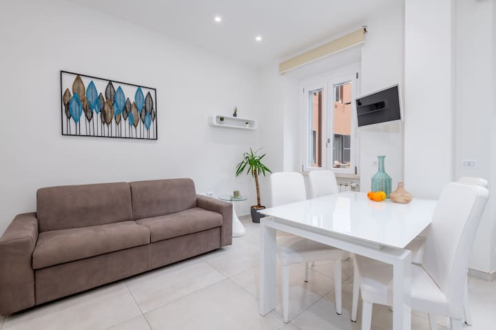 DomusAurea 2 apartments near the Colosseum gallery image 5