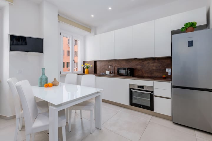 DomusAurea 2 apartments near the Colosseum