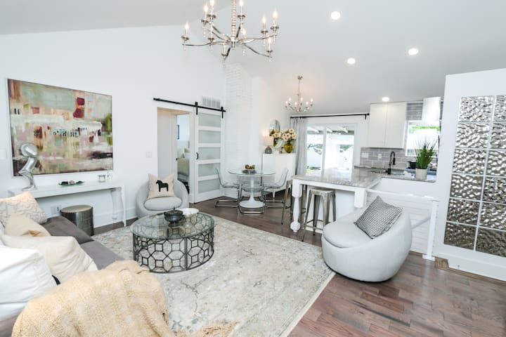 Urban Oasis in Southern Orchards with 2 car garage