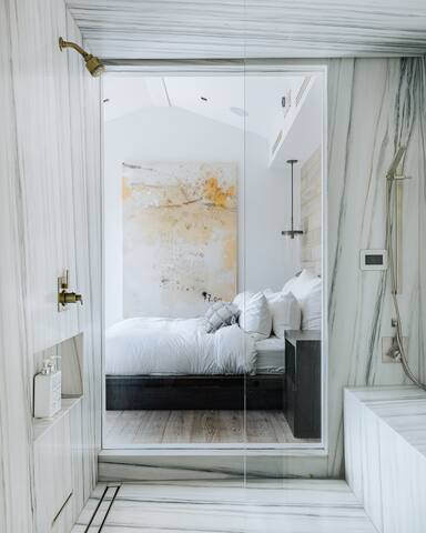 3BR House in Hollywood Hills w/Pool, Jacuzzi & Gym gallery image 4