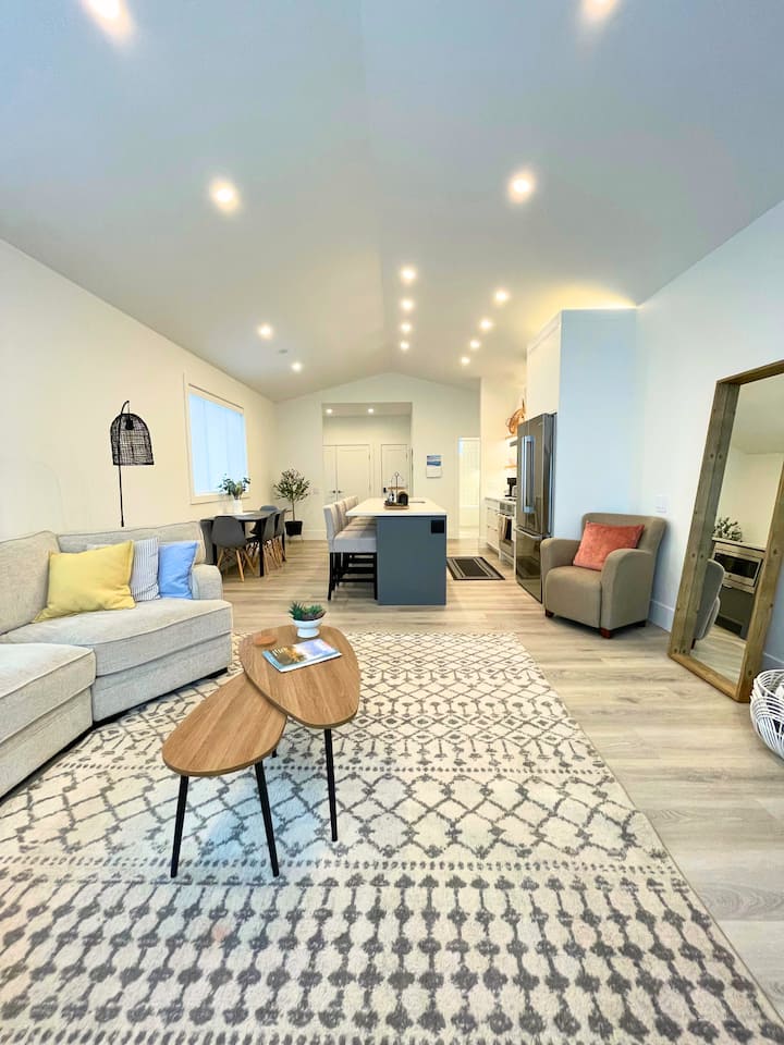 Modern Vernon Retreat - Vernon