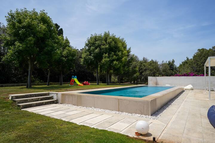 Villa moderna con piscina, vicino alle spiagge gallery image 2