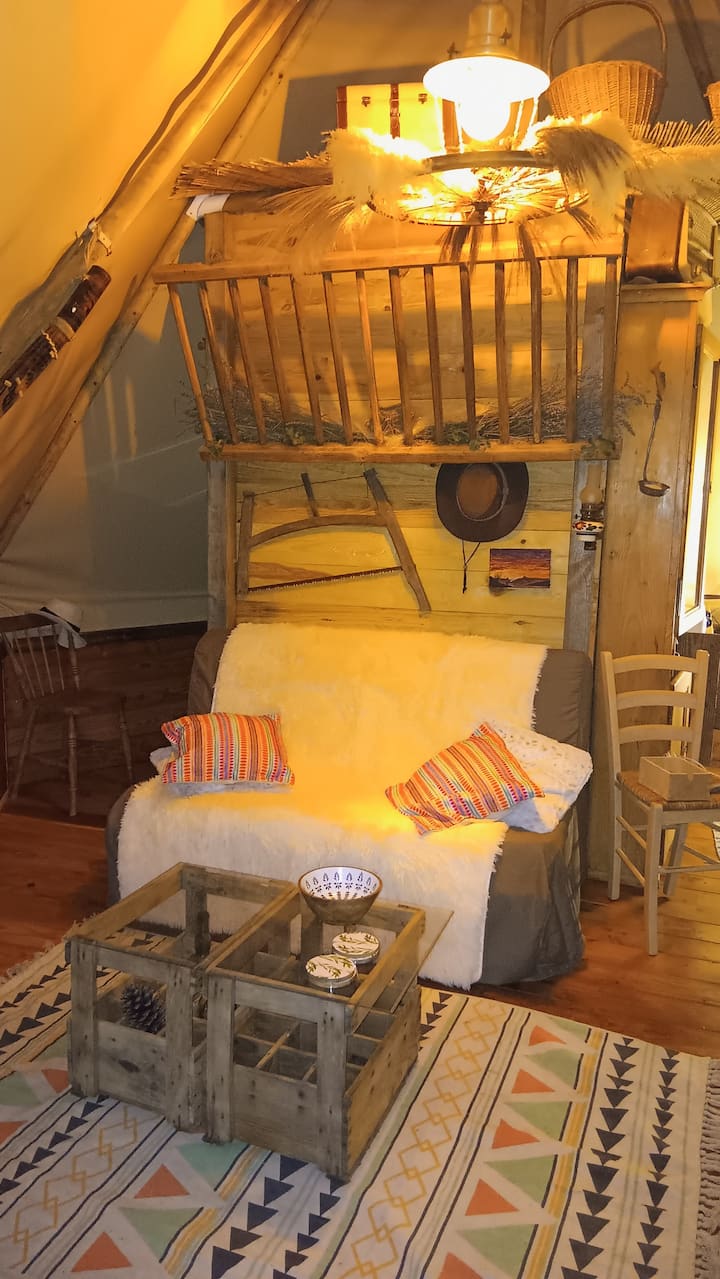 Tipi Au Cœur Du Pays D Auges - Normandía