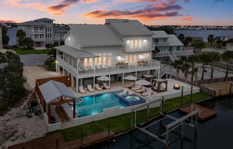 Luxury Oasis Bay/Gulf Views Heated Pool & Hot Tub