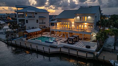 Beach & Bay Luxury Heated Pool w/Hot Tub and Dock