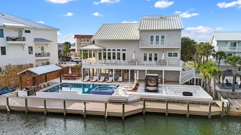 Beach+Bay Oasis|Heated Pool/Hot Tub, Dock &Firepit