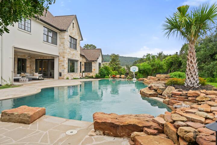 Luxe Retreat – Sauna|ColdPlunge|Pool|Spa+Privacy gallery image 2