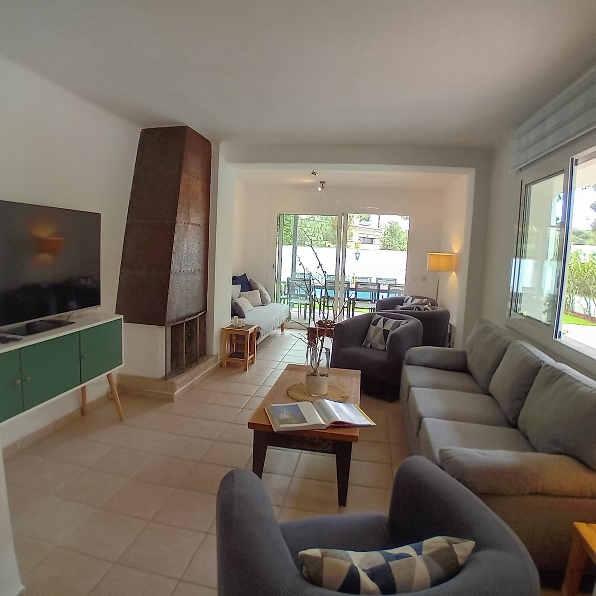 Airbnb performant: Villa 10 people, 150 m from the sea, pool and garden à Castell Platja D'aro