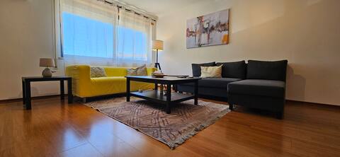 Modern 3 Bed Lisbon Flat, Beaches, Expo & City Fun