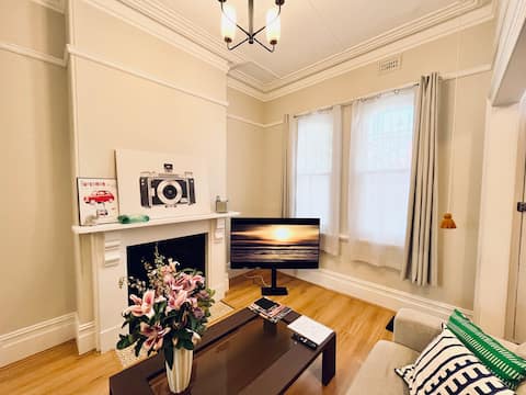 Top performing Airbnb: Redfern Rancho Relaxo - 3 Bedroom Terrace in Redfern