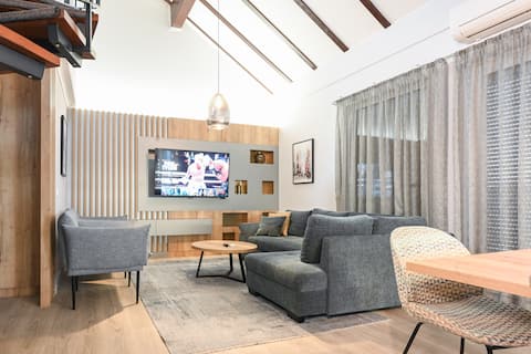 Penthouse 504 for up to 10 people with terrace and kitchen