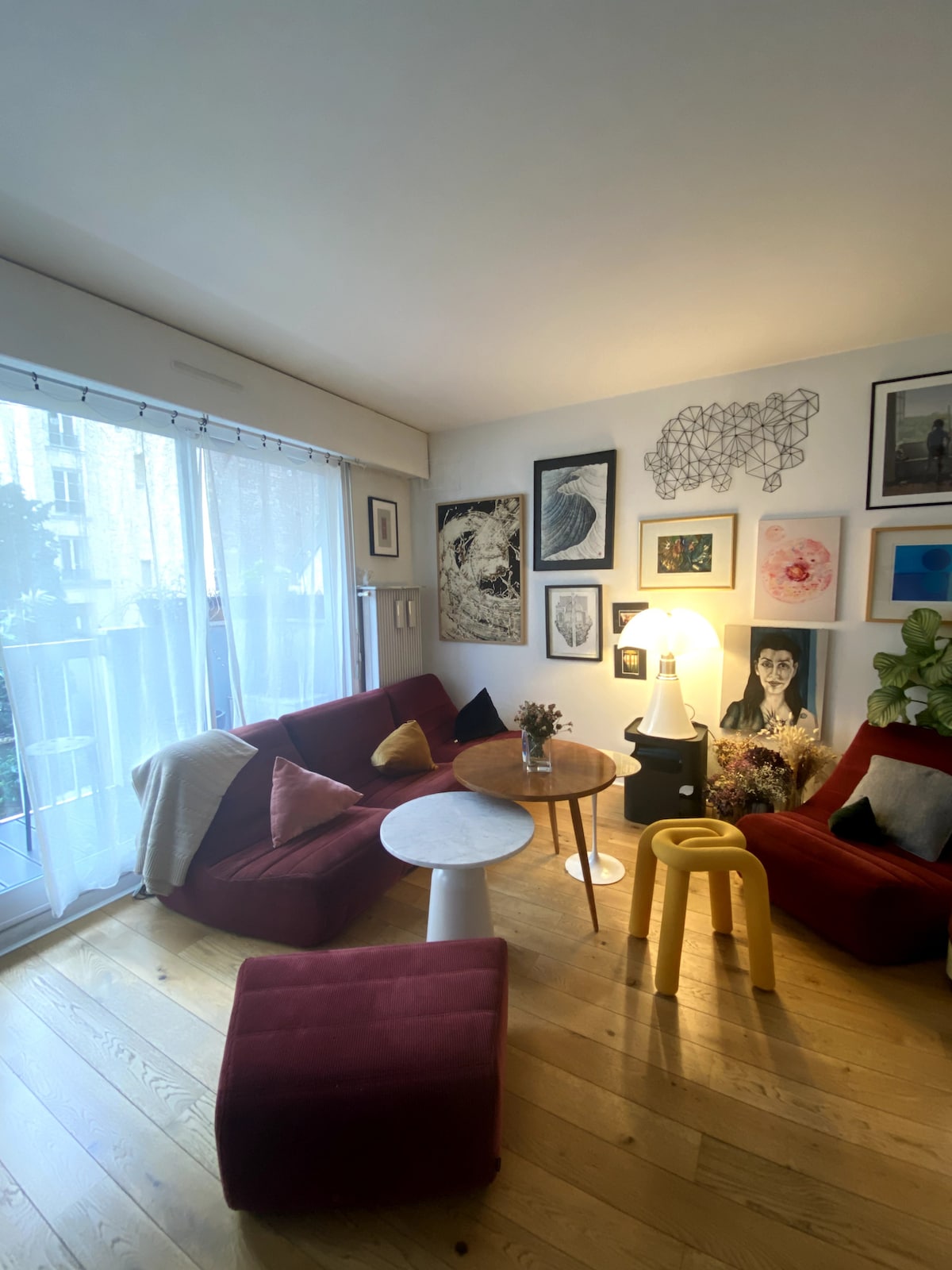 Top Airbnb: Super cool apartment - 10' Montmartre en Paris 18e Arrondissement