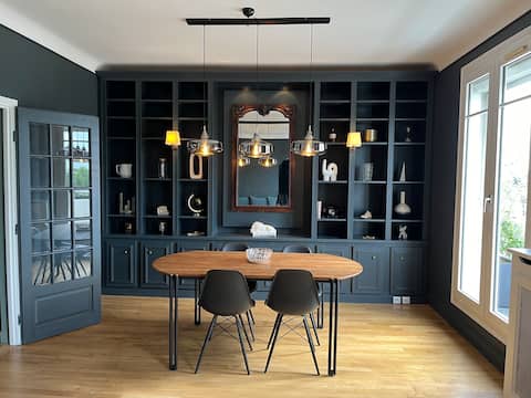 Top Airbnb: Apartment with exceptional view of Paris for 4 in Neuilly Sur Seine