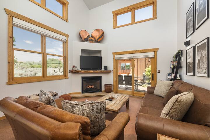 Vacation Rental Collective- Moab Collection managed Airbnb listing 1