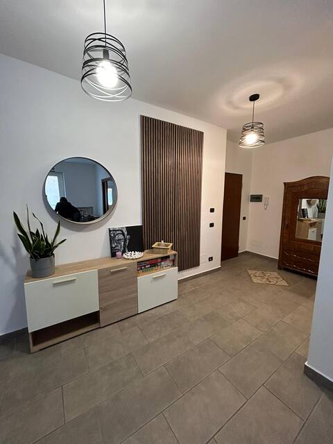 Top Airbnb: 4° Piano Apartment Laveno IT a Laveno Mombello