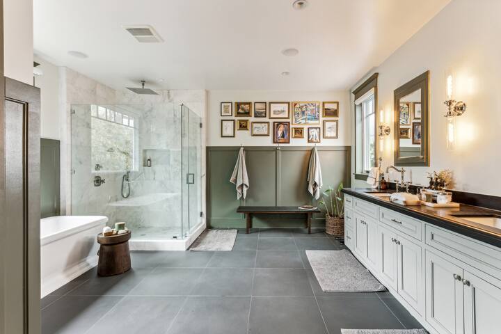 Hollywood, Bunglow Home, Spacious, Pool gallery image 4