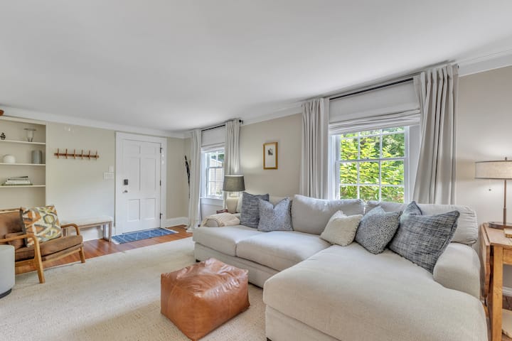 Newly Renovated Carriage House - Hillsborough, NC