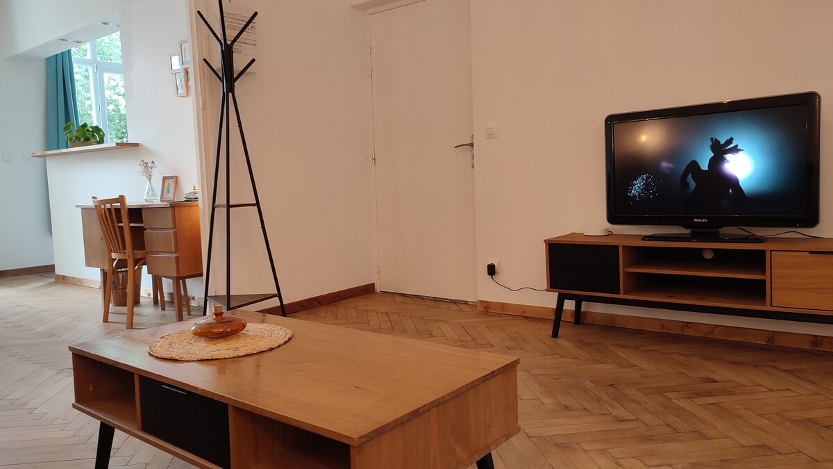 Top performing Airbnb: Eco Apartment with all comforts + terrace *The Alternative* in Cambrai