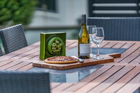 Marvel of Motuoapa with Wi-Fi