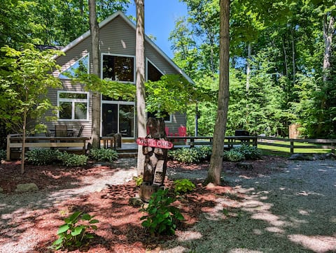 Tranquil Woodsy Getaway in Leelanau Peninsula