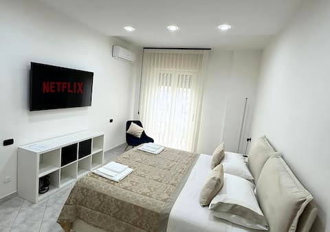 Modern apartment 10 minutes from Naples Center