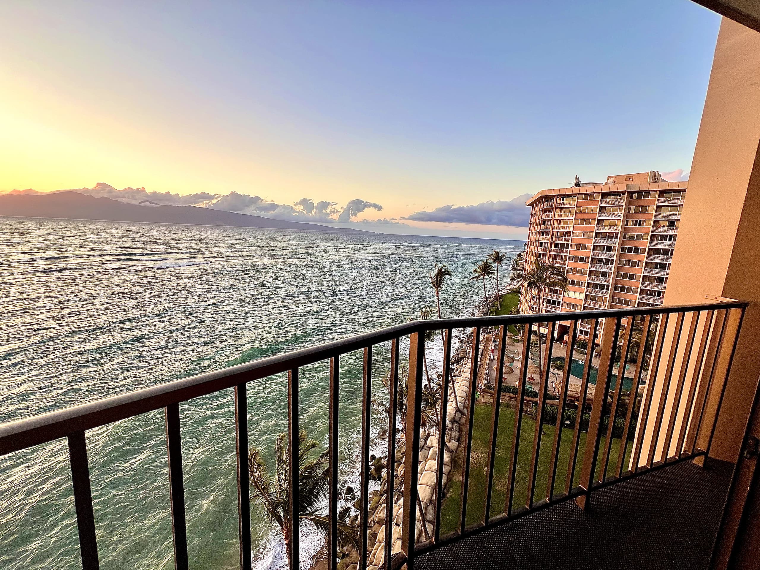 Condo in Lahaina · ★4.93 · 1 bedroom · 2 beds · 1 bath - Image 43
