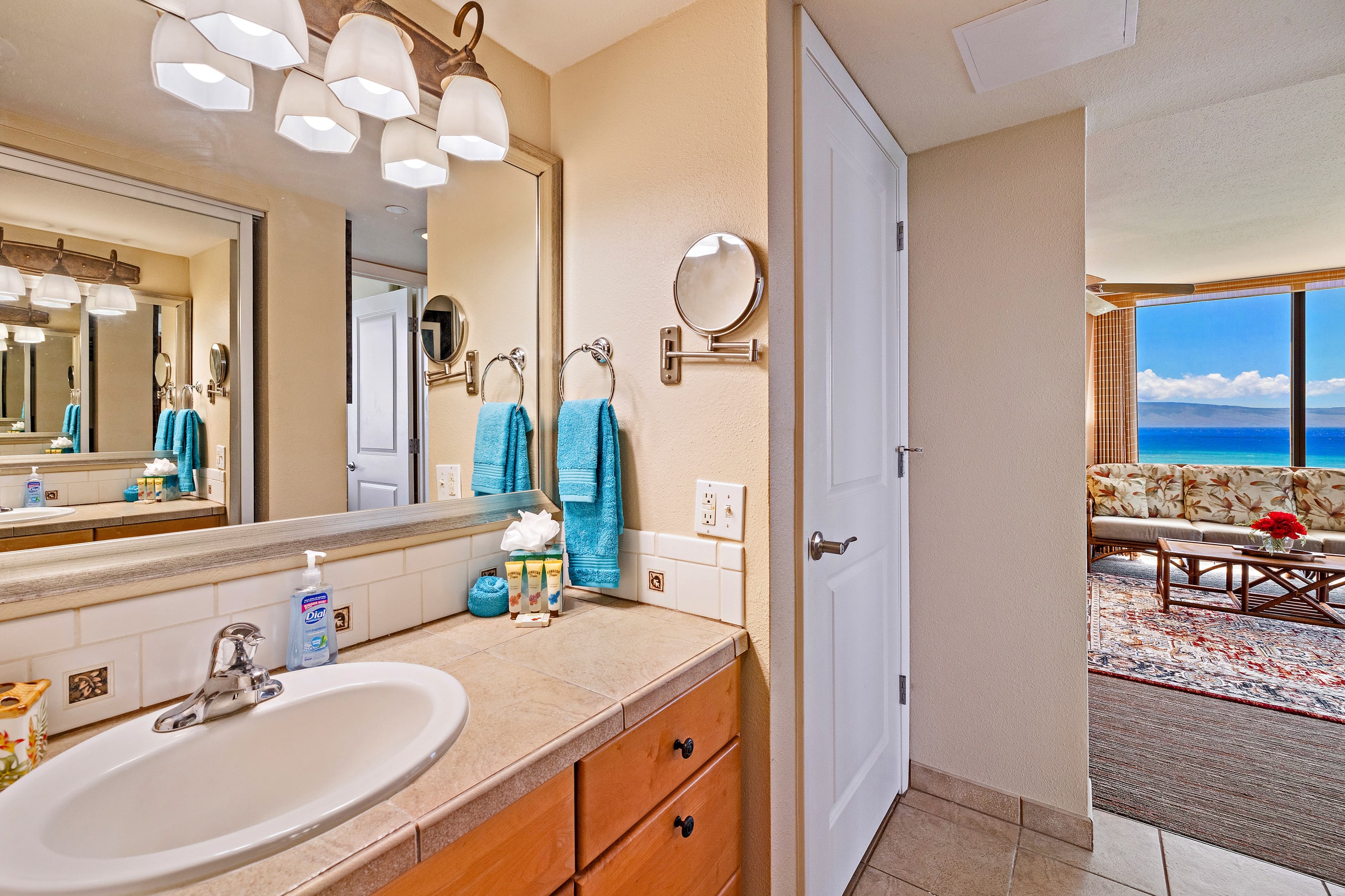 Condo in Lahaina · ★4.93 · 1 bedroom · 2 beds · 1 bath - Image 35