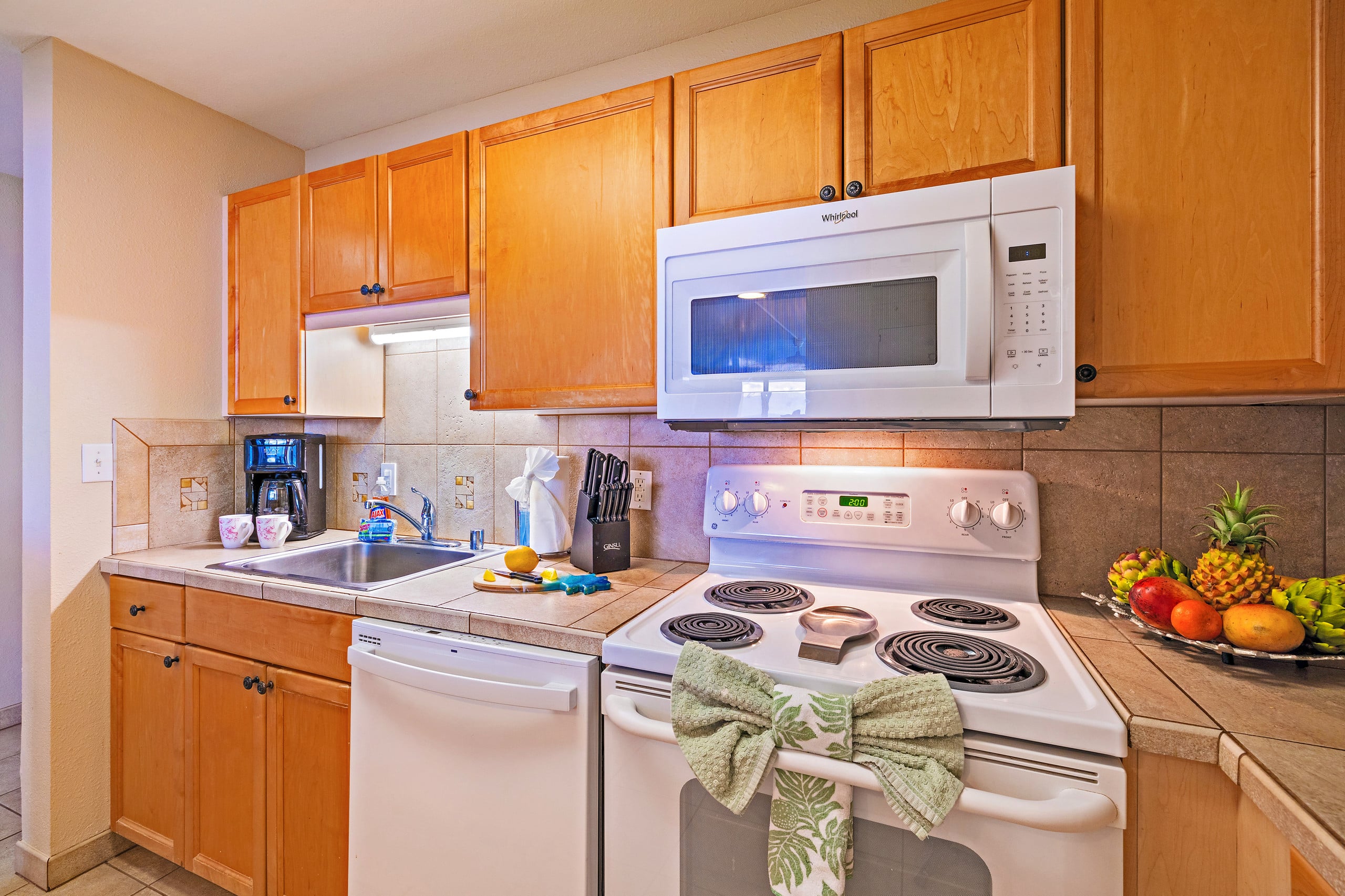 Condo in Lahaina · ★4.93 · 1 bedroom · 2 beds · 1 bath - Image 25