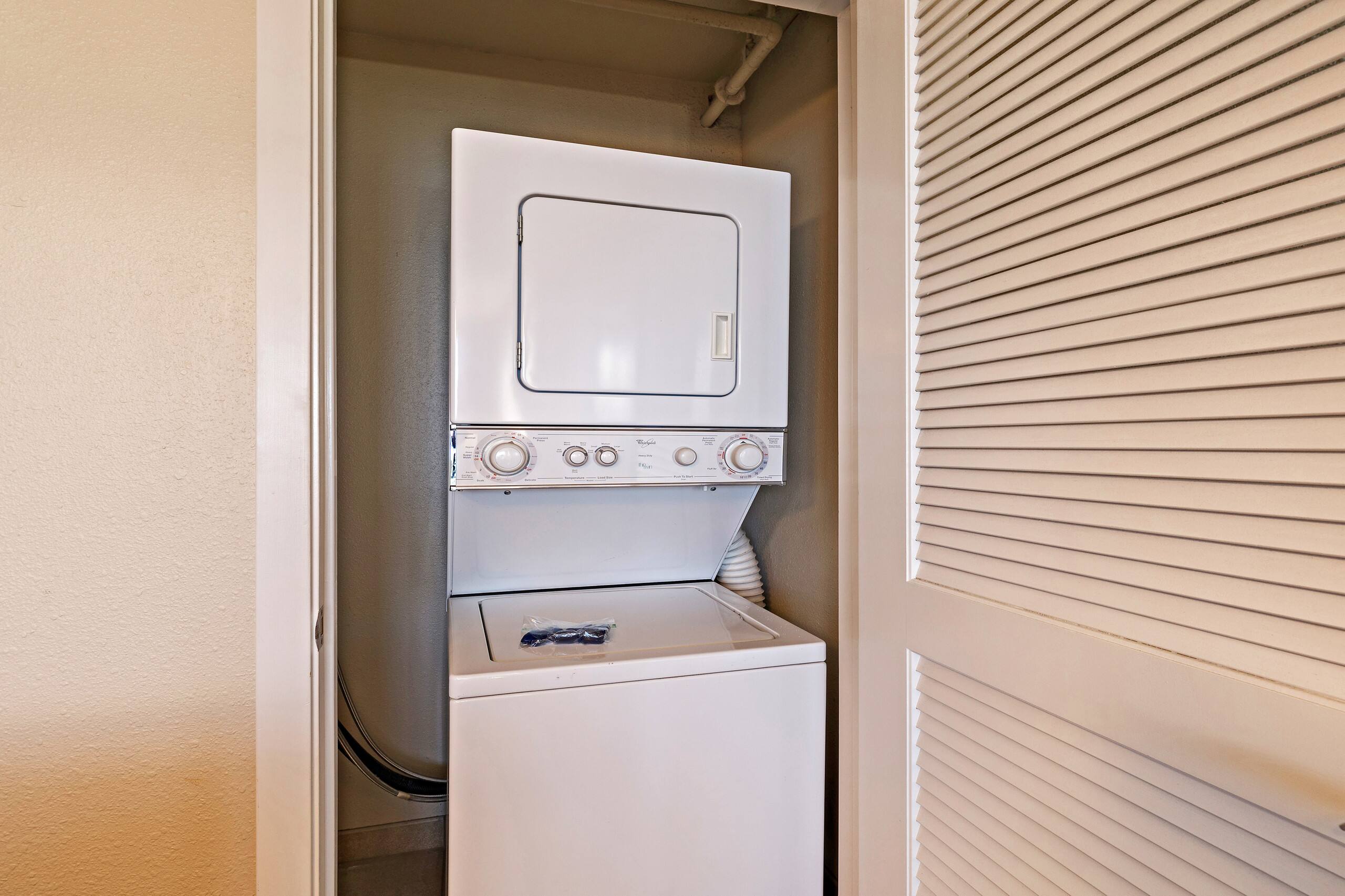 Condo in Lahaina · ★4.93 · 1 bedroom · 2 beds · 1 bath - Image 85