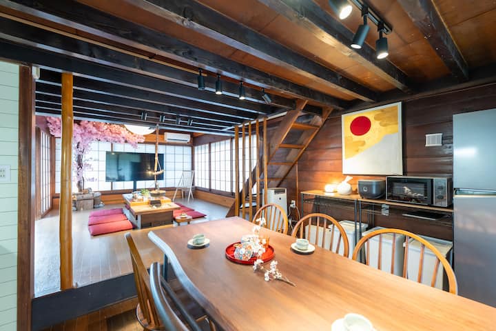 Hilltop Folk House w/ Irori|30 min Tokyo|16 Guests