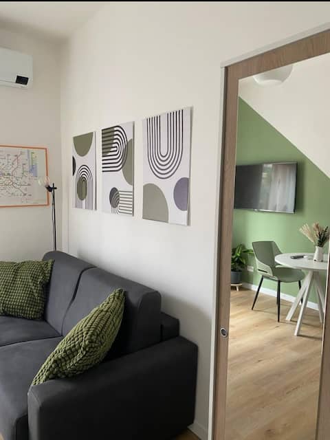 Super location for Milan, Como, with parking!