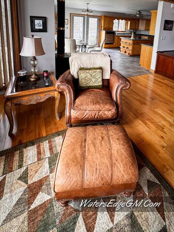 Waters Edge gallery image 3