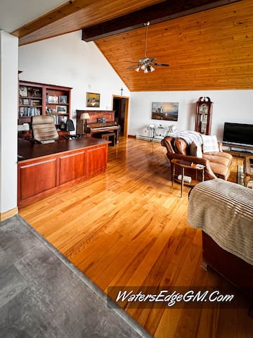 Waters Edge gallery image 4