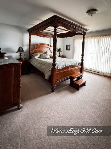 Waters Edge gallery image 5