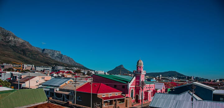 Table Mountain, Lion's Head, Signal Hill & City view from bedroom