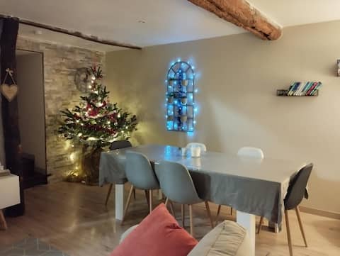 Cozy & spacious quiet house & close to the center