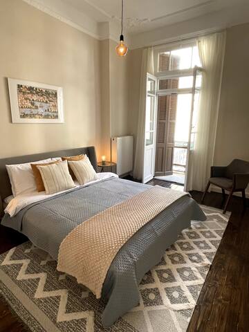 Selanik Home- 3BR city-center neoclassical gallery image 4
