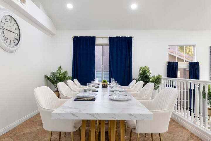 OASIS (Pool/Jacuzzi/Poker/10 min Airport & Strip) gallery image 2