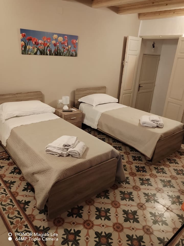 საძინებელი 2