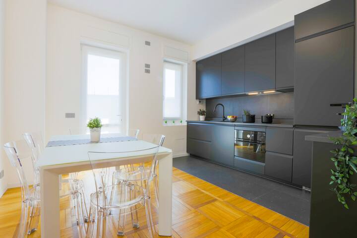 [Luxury&Comfort] 5 Bedrooms apt in Central Station gallery image 2