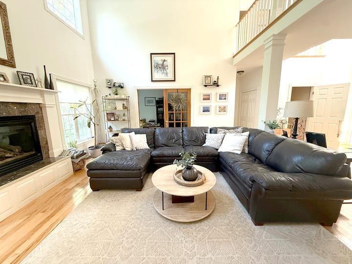 Quiet Cul-de-sac W/pool, 2-3 Miles To Town & Track - Saratoga Springs, NY