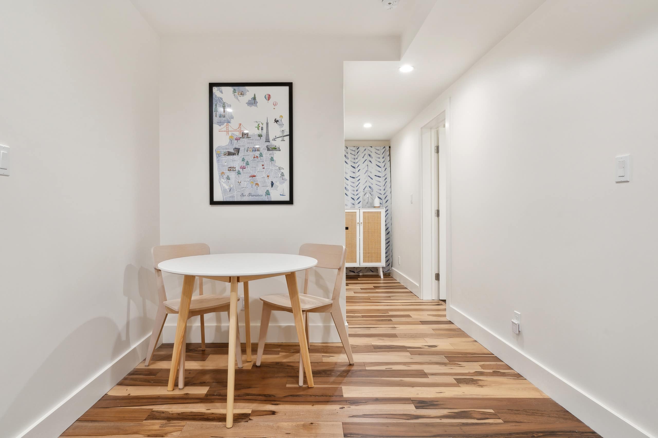 Brand-new & Modern Private Flat, Close to Transit - Image 2