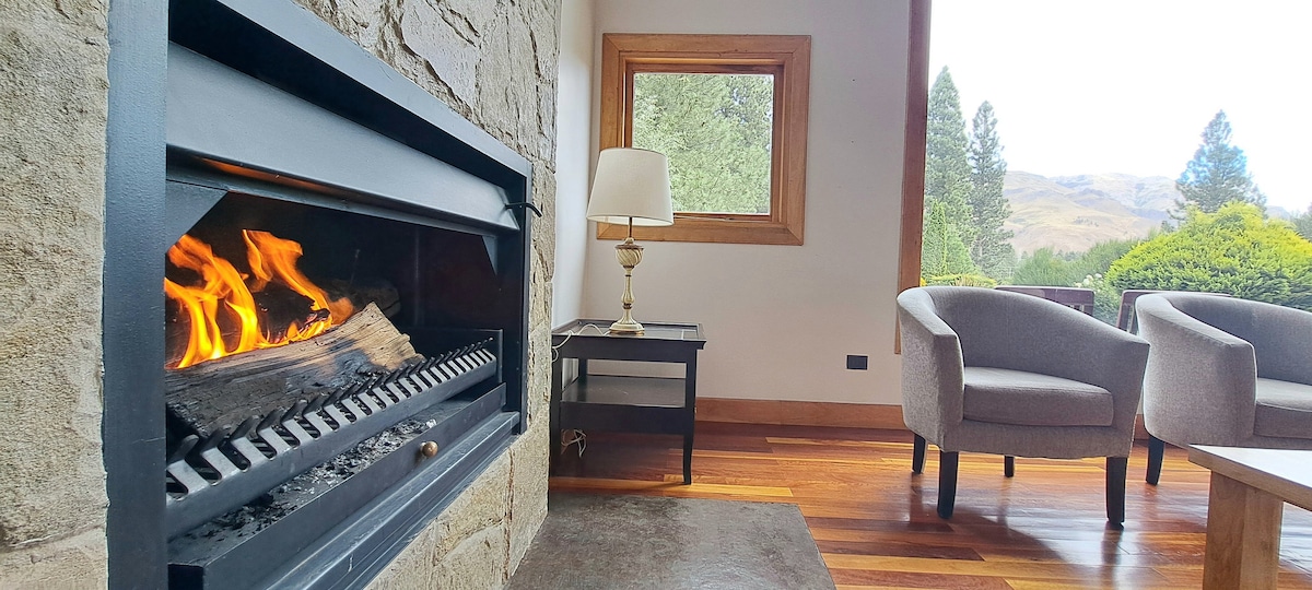 Popular Airbnb listing: Charming Chalet in Chapelco Golf & Resort in San Martín De Los Andes