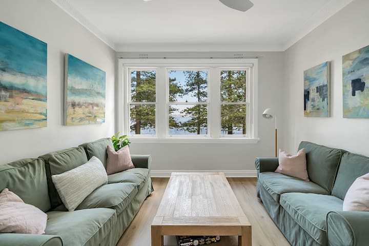 Harbourfront, Renovated, Views Over Harbour & Pool