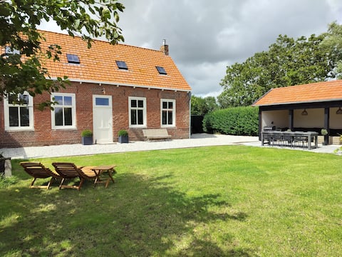 Detached farmhouse
Zoutelande