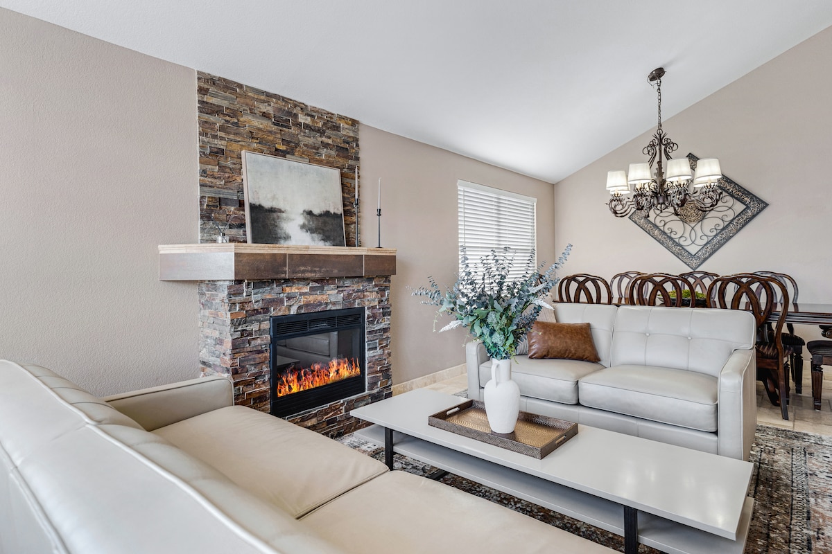 Top performing Airbnb: Private Pool Retreat + Park Next Door | Sleeps 6 in Glendale
