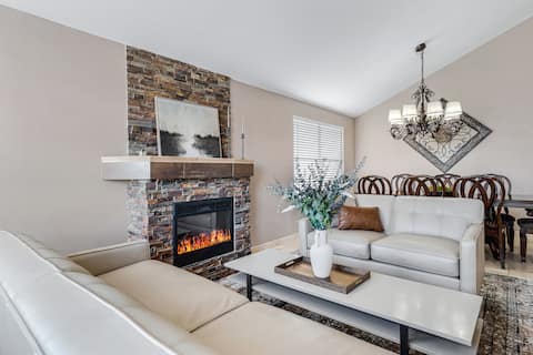 Top performing Airbnb: Private Pool Retreat + Park Next Door | Sleeps 6 in Glendale